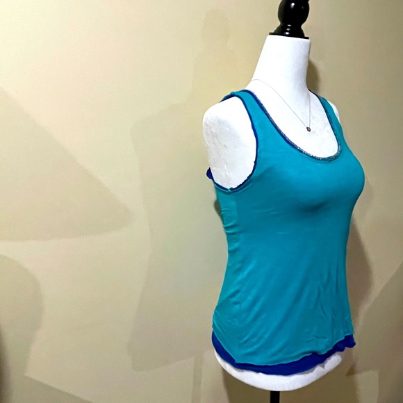 Guess Scoop Neck Sleeveless Top XS - Picture 2 of 5